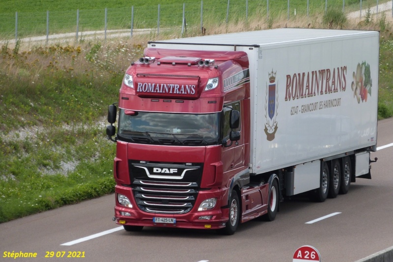 Camion DAF rouge Romaintrans et sa semi-remorque sur l’autoroute A26
